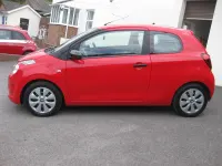 Used Citroën C1 Feel 68 HP (50 kW) 2016 Red Hatchback