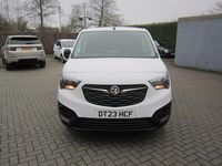 Second-hand Vauxhall Combo 100 CP (73 kW) 2023 Alb Monovolum