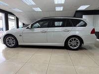 Used BMW 318 Sport Line 2011 White Estate