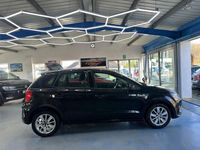 Begagnad VW Polo SE 2014 Svart Halvkombi