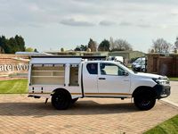 Used Toyota HiLux Active 150 HP (110 kW) 2018 White Pickup