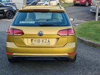 Used VW Golf VII SE 150 HP (110 kW) 2018 Yellow Estate