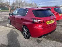 Używany Peugeot 308 GT-line 2018 Czerwony Hatchback