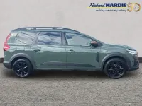 Used Dacia Jogger Extreme 138 HP (101 kW) 2024 Green MPV