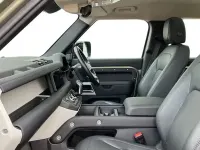 Used Land Rover Defender SE 250 HP (183 kW) 2024 Pangea green SUV