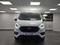 Used Ford Transit Custom Limited 130 HP (95 kW) 2021 White Van