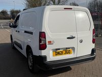Used Vauxhall Combo 100 HP (73 kW) 2021 White MPV