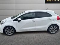 Begagnad Kia Rio 90 HK (66 kW) 2015 Vit Halvkombi