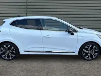 Used Renault Clio Techno 145 HP (106 kW) 2022 White Hatchback