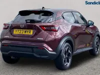 Begagnad Nissan Juke N-Connecta 143 HK (105 kW) 2023 Röd SUV