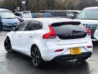 Used Volvo V40 SE 180 HP (132 kW) 2014 White Hatchback