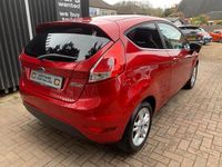 Used Ford Fiesta Zetec 100 HP (73 kW) 2016 Red Hatchback