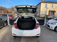 Used Toyota Yaris Trend 101 HP (74 kW) 2012 White Hatchback