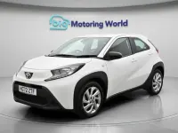 Used Toyota Aygo X PURE 72 HP (52 kW) 2023 White SUV