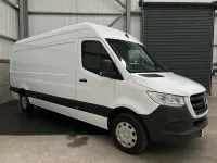Używany Mercedes Sprinter Premium 150 KM (110 kW) 2023 Biały Van