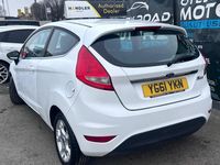 Used Ford Fiesta Zetec 96 HP (70 kW) 2012 White Hatchback