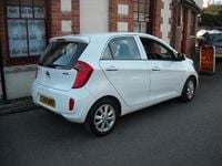 Used Kia Picanto 84 HP (61 kW) 2014 White Hatchback