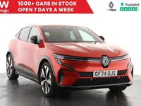 Begagnad Renault Megane E-Tech Komfort 160 kW (218 HK) 2024 Röd Halvkombi