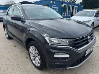 Usado VW T-Roc SE 115 HP (84 kW) 2020 Cinzento SUV
