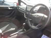 Begagnad Ford Fiesta Titanium 2019 Röd Halvkombi