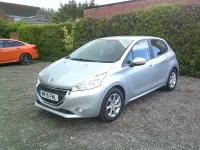 Gebraucht Peugeot 208 2015 Silber Kleinwagen