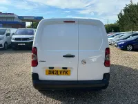Used Vauxhall Combo 100 HP (73 kW) 2021 White MPV