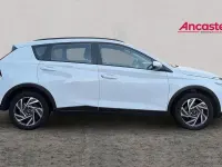 Używany Hyundai Bayon Advanced 99 KM (72 kW) 2024 Biały SUV