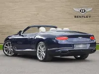 Begagnad Bentley Continental 635 HK (467 kW) 2020 Blå Cab