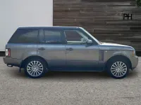 Begagnad Land Rover Range Rover Vogue SE 313 HK (230 kW) 2011 Grå SUV