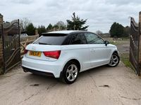 Begagnad Audi A1 Sport 2016 Vit Halvkombi