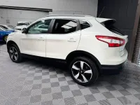 Used Nissan Qashqai N-Connecta 110 HP (80 kW) 2016 White SUV