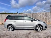 Usado Peugeot 5008 Allure 150 HP (110 kW) 2017 Prateado Monovolume