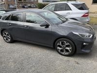 Usado Kia Ceed 136 CV (100 kW) 2019 Gris Utilitario
