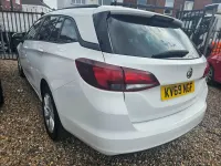 Used Vauxhall Astra Design Edition 2019 White Estate