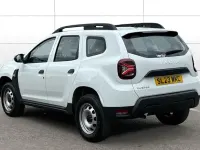 Begagnad Dacia Duster Essentiel 90 HK (66 kW) 2023 Vit SUV