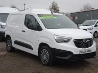 Second-hand Vauxhall Combo Edition 75 CP (55 kW) 2021 Alb Monovolum
