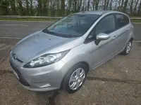 Usado Ford Fiesta 67 HP (49 kW) 2009 Prateado Citadino