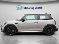 Używany Mini Cooper Hatch 136 KM (100 kW) 2023 Szary Hatchback