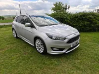 Used Ford Focus Zetec 125 HP (91 kW) 2015 Silver Hatchback