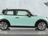Used Mini Cooper Hatch 154 HP (113 kW) 2024 Green Hatchback
