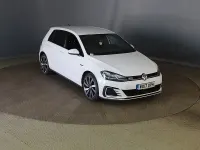 Used VW Golf VII Advance 2017 Pure white Hatchback