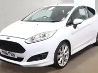 Usado Ford Fiesta Zetec 2016 Branco Citadino
