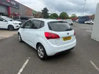 Used Kia Venga 125 HP (91 kW) 2014 White Hatchback