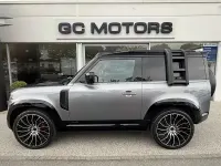 Usado Land Rover Defender S 300 HP (220 kW) 2024 Cinzento SUV