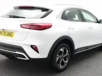 New Kia XCeed 2025 White SUV