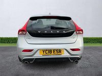 Begagnad Volvo V40 R-Design 2018 Silver Halvkombi