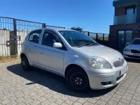 Usado Toyota Yaris 2005 Prateado Citadino