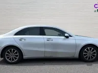 Usado Mercedes A180 Premium 116 HP (85 kW) 2019 Prateado Sedan