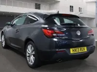 Usado Vauxhall Astra GTC SRi 140 HP (102 kW) 2013 Preto Citadino