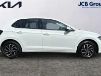 Used VW Polo Life 79 HP (58 kW) 2024 White Hatchback